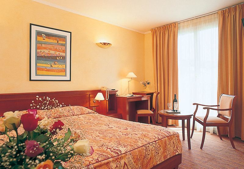Hotel Amarante Cannes Room photo
